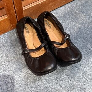 Earth Black Leather Ballet Mary Jane Flats